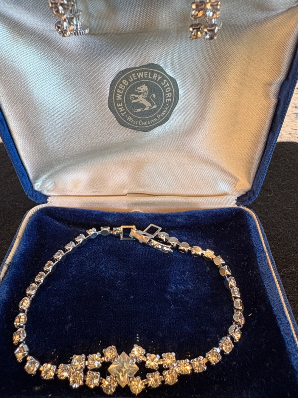Estate Fancy Glamour Clear Crystal Necklace Bracelet Earrings Set Vintage Box - Picture 10 of 16
